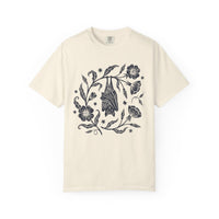 Load image into Gallery viewer, Folk Art Vintage Bat Graphic Tee