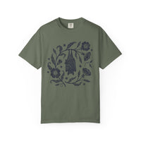 Load image into Gallery viewer, Folk Art Vintage Bat Graphic Tee