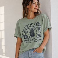 Load image into Gallery viewer, Folk Art Vintage Bat Graphic Tee